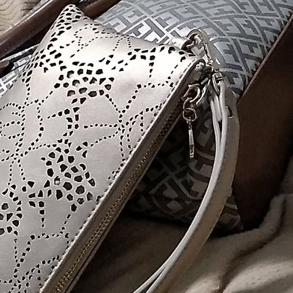 Urban Expressions - Picture 2 of 4